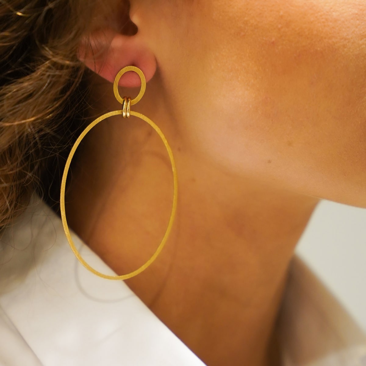 Classic Earring Eslie Satin - Ohrhänger - 18k vergoldet